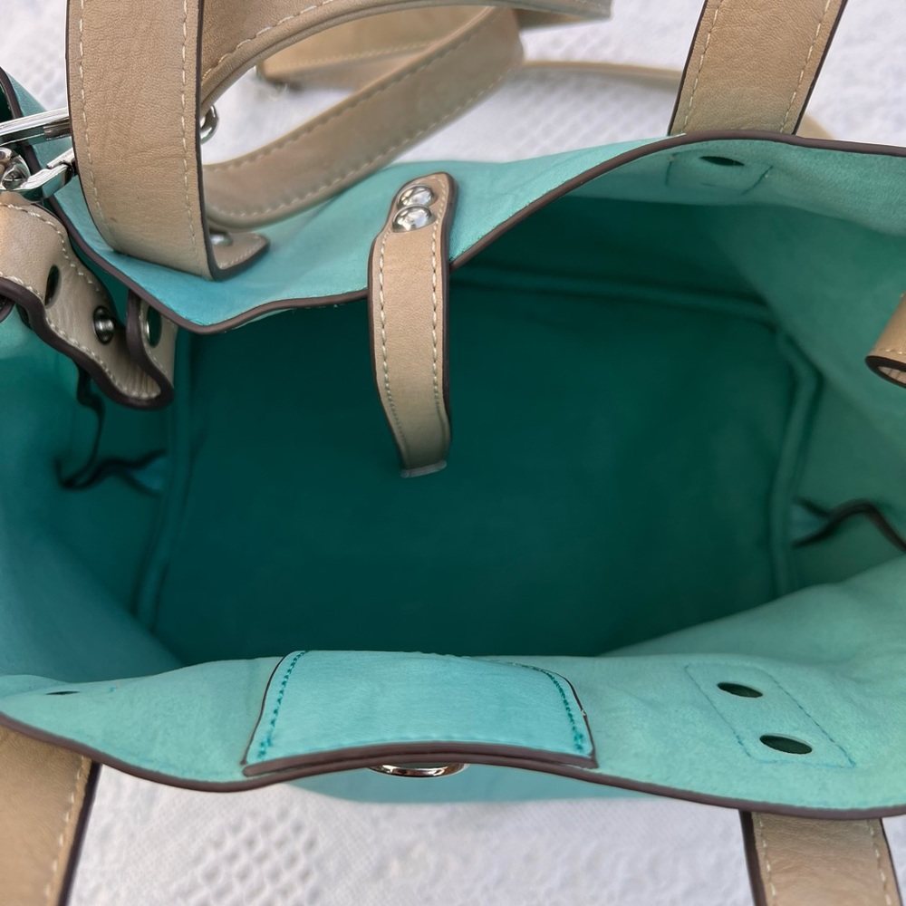 Purse NWOT multi functional in aqua blue in color - Picture 6 of 10
